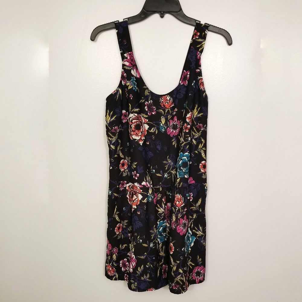 Xhileration | Floral Romper with pockets NWOT